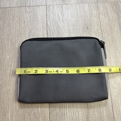 Tumi Travel Pouch Bag Toiletry Make-up Zip Delta Airlines Gray Zip Essentials