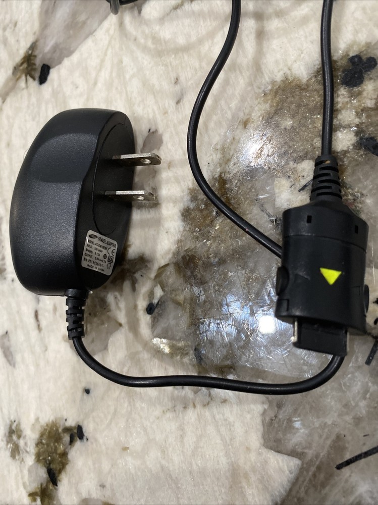 samsung travel adapter ATADM10EBE INPUT 100-240v