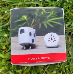 SKROSS PRO World Universal Travel Adapter w/ USB, White, MPN 1.103116-G