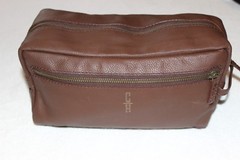Mark & Graham Chocolate Everyday Leather Travel Bag Pouch NWOT Free Ship «C/H»