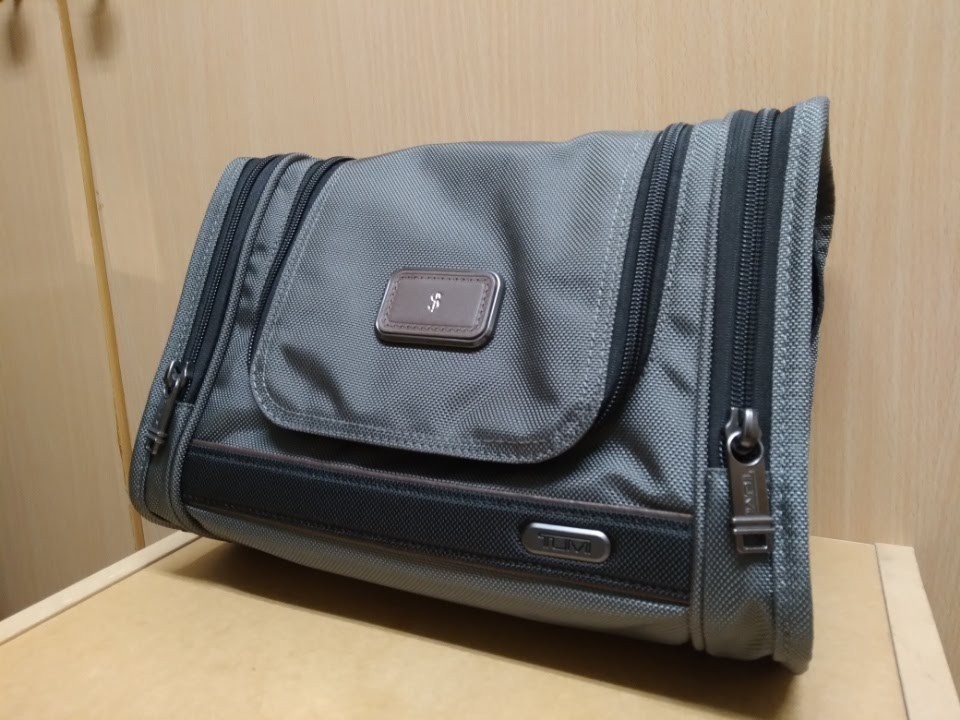 TUMI – Alpha Hanging Travel Kit – Hanging Travel Kit, CASTLEROCK GREY