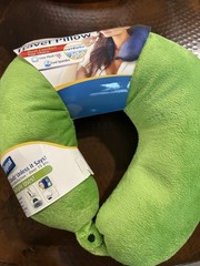 CLOUDZ ORIGINAL Microbead Airplane Travel Neck Pillow/NWT/PLUSH/FUZZY GREEN