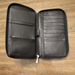 Ecco Black Leather Travel Wallet Organizer with Zipper Closure & Card Slots