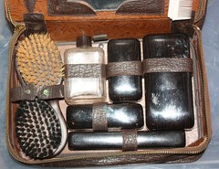 Bakelite Travel Toiletry Hotel Grooming Case Cowhide Leather Case Hazel Atlas
