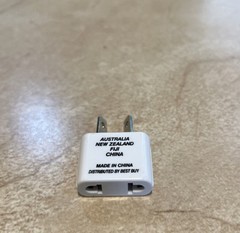 Dynex Travel Converter 1875 Watt International Kit DX-TCADPT 4 Adapters W/Bag