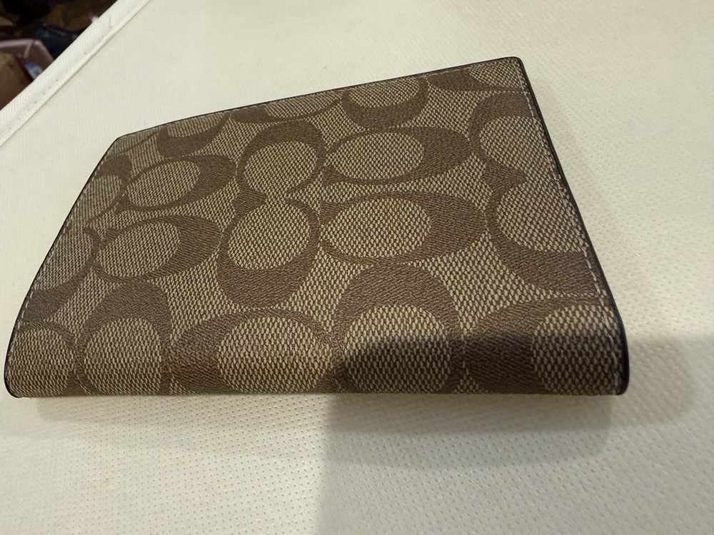 NWT COACH Passport Case In Signature Canvas Brown & Black 🤎🖤 Perfect Gift