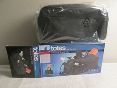 TOTE’S TOILETRY KIT BAG ZIPPERED COMPARTMENTS NEW IN BOX TRAVEL HOME