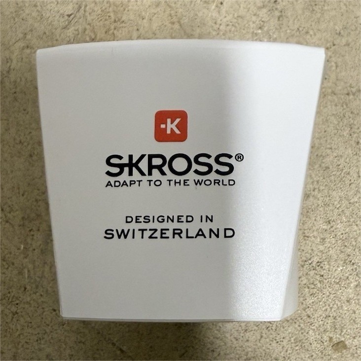 SKROSS Universal Travel Adapter Converter Universal Plug Swiss Design 1.302960