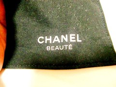 Chanel Novelty La Collection Passport Holder Smartphone Case Shoulder Bag Rare
