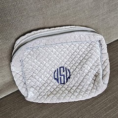 POTTERY BARN Travel Gray/Silver Quilted Velvet Cosmetic MakeUp Bag NWOT «WSW»
