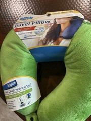CLOUDZ ORIGINAL Microbead Airplane Travel Neck Pillow/NWT/PLUSH/GREEN FUZZY