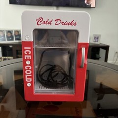 Refreshing Cold Drinks Thermoelectric Cooler & Warmer 10.75″ X 7.5″ X 9.5″
