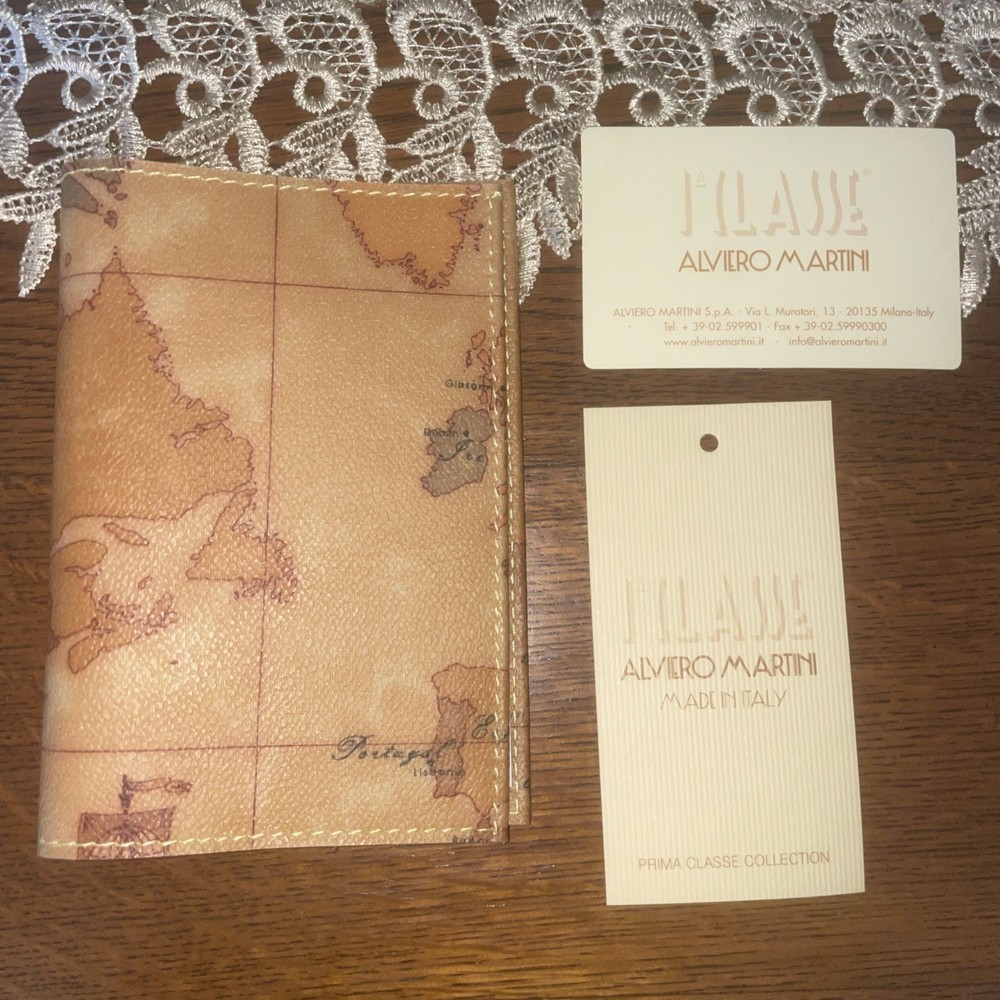 I’Classe Alviero Martini Made in Italy Leather World Map Printed Passport Holder