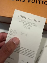 UNUSED AUTHENTIC LOUIS VUITTON PASSPORT COVER REVERSE MONOGRAM CANVAS