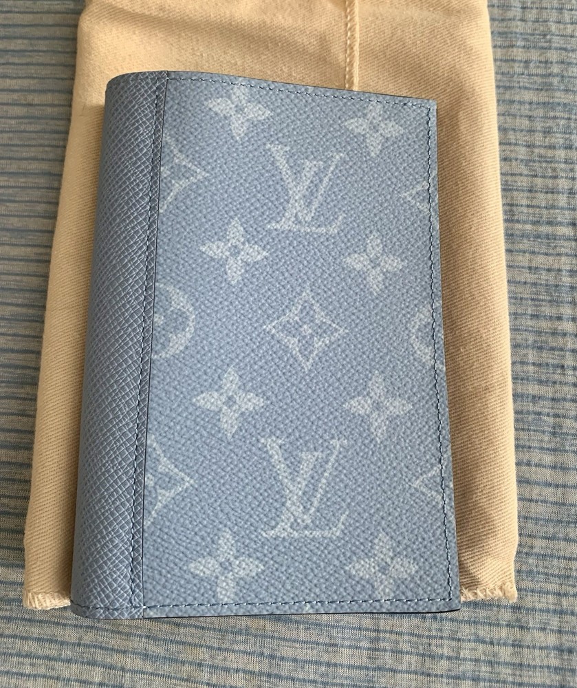 Authentic LOUIS VUITTON Taigarama Monogram Passport Cover LV SKY BLUE NEW SALE
