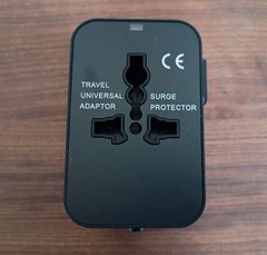 HHT202 International Power Travel Adapter Type C/USB Port 2.4A 100-240V