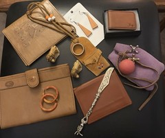 LOT OF 11 MENS LEATHER WALLETS, JACKS, BEARS Etc . Polo& More! SEE PHOTOS!
