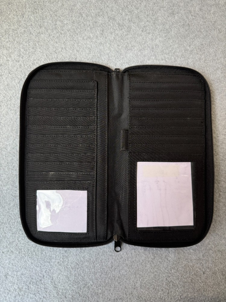 Pelle Studio Wilsons Black Leather Travel Passport Wallet Card Case Holder Zip