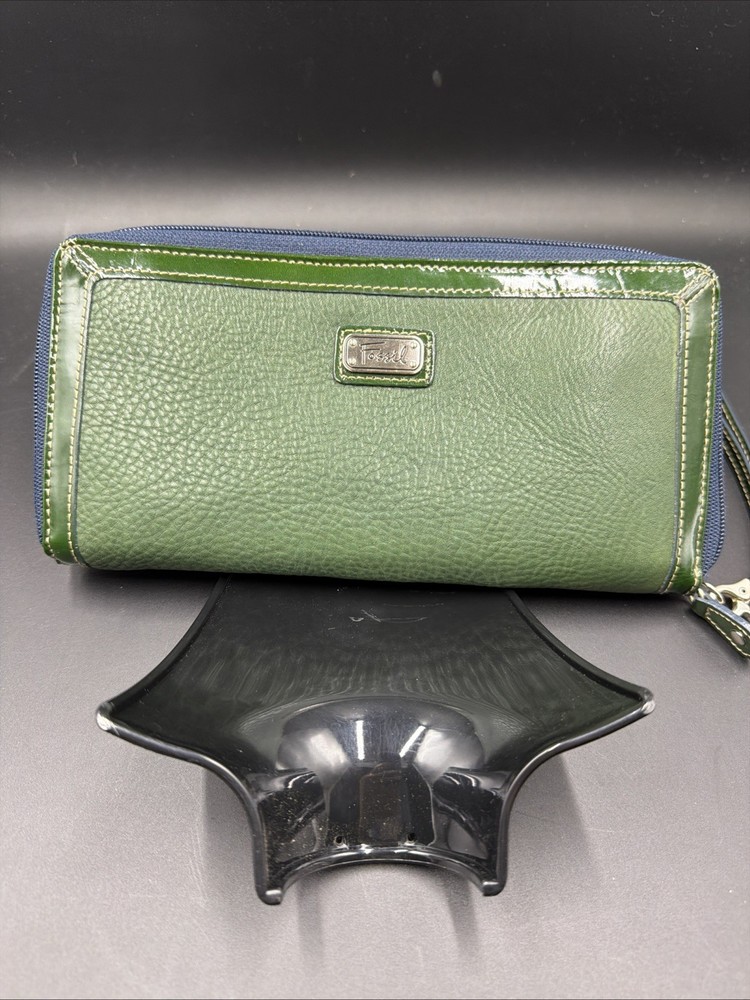 Fossil Green Olive Leather Passport Holder Travel Wallet Zip Around Organizer