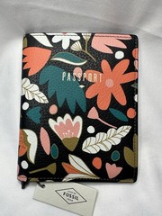Fossil SOFIA RFID Passport Case Wallet Holder 4 Card Slots & Zipper Pocket